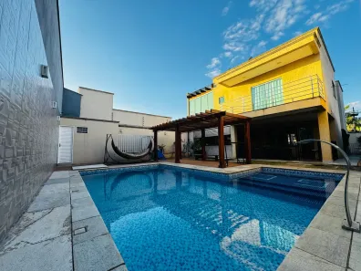 Sobrado com 3 Quartos à venda, 270m² no Goiânia 2, Goiânia