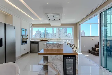 Apartamento com 3 Quartos para venda ou aluguel, 185m² no Centro, Balneário Camboriú