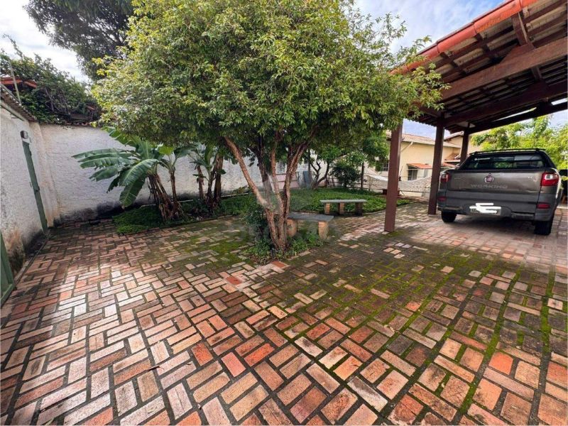 Casa com 3 quartos — Santa Efigênia, Belo Horizonte