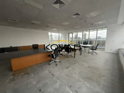 Sala Comercial para alugar, 203m² no Jardim das Acácias, São Paulo