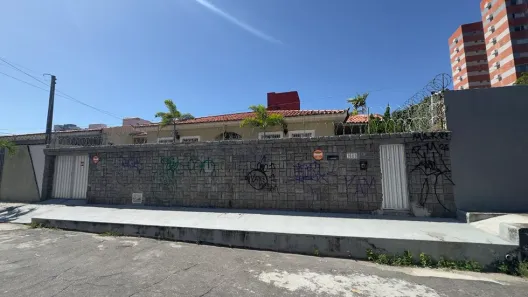 Casa com 4 Quartos para alugar, 196m² no Varjota, Fortaleza