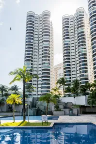 Apartamento com 4 Quartos para alugar, 220m² no Mar e Céu, Guarujá
