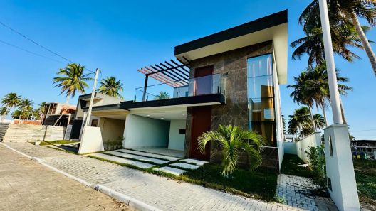 Casa de Condomínio com 5 Quartos à venda, 215m² no Cajupiranga, Parnamirim