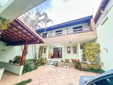 Sobrado com 4 Quartos à venda, 240m² no Vila Pires, Santo André