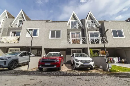 Sobrado com 3 Quartos à venda, 106m² no Xaxim, Curitiba