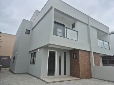 Casa com 3 Quartos à venda, 142m² no Carianos, Florianópolis