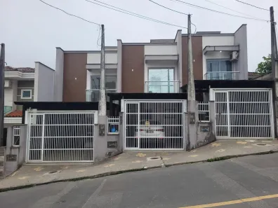 Casa com 3 Quartos à venda, 103m² no Petrópolis, Joinville