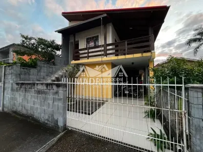 Casa com 2 Quartos para alugar, 50m² no São Sebastião, Palhoça