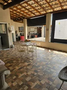 Casa com 2 Quartos à venda, 150m² no Planalto, Uberlândia