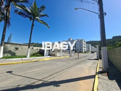 Apartamento com 2 Quartos para alugar, 49m² no Fundos, Biguaçu