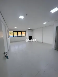 Sala Comercial para venda ou aluguel, 41m² no Jardim das Cerejeiras, Arujá
