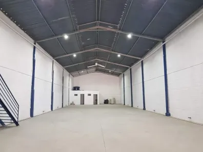 Galpão/Depósito/Armazém para alugar, 600m² no Alpes, Belo Horizonte
