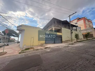 Casa com 4 Quartos à venda, 180m² no Camargos, Belo Horizonte