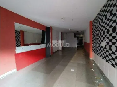 Ponto Comercial para alugar, 86m² no Centro, Uberlândia