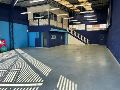Galpão/Depósito/Armazém com 2 Quartos para alugar, 200m² no Santa Paula, São Caetano do Sul