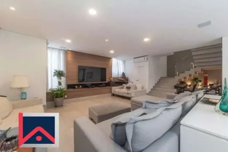 Casa com 3 Quartos à venda, 260m² no Vila Cordeiro, São Paulo