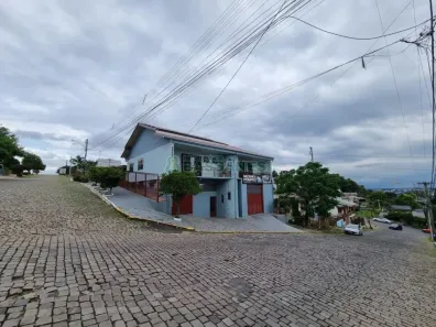 Casa com 4 Quartos à venda, 256m² no Diamantino, Caxias do Sul