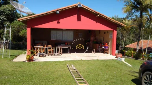 Fazenda/Sítio com 3 Quartos à venda, 600m² no Centro, Itapetininga