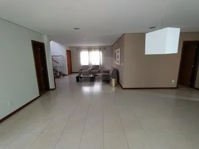 Sobrado com 4 Quartos para alugar, 500m² no Jardim Inconfidência, Uberlândia
