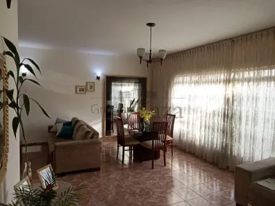 Casa com 2 Quartos à venda, 250m² no Jardim Pereira do Amparo, Jacareí
