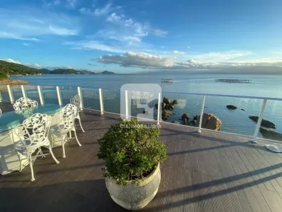Casa com 3 Quartos para alugar, 300m² no Sambaqui, Florianópolis