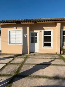 Casa de Condomínio com 2 Quartos para alugar, 46m² no Vila São Benedito, Pindamonhangaba