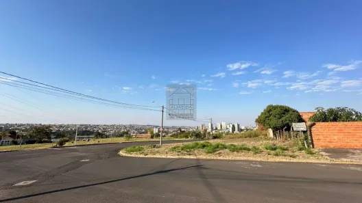 Lote/Terreno à venda, 683m² no Jardim Tropical, Botucatu