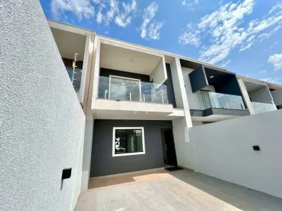 Sobrado com 3 Quartos para alugar, 80m² no Floresta, Cascavel