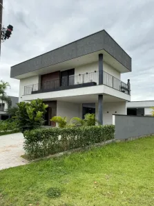 Casa com 4 Quartos para alugar, 304m² no Areias, Camboriú