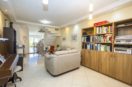 Sobrado com 4 Quartos à venda, 231m² no Hugo Lange, Curitiba