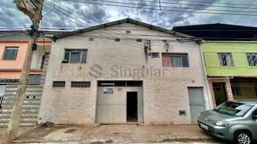 Galpão/Depósito/Armazém com 2 Quartos à venda, 300m² no Linhares, Juiz de Fora