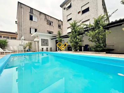 Casa com 3 Quartos para alugar, 230m² no Gonzaga, Santos