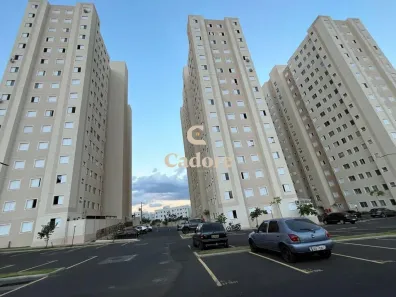 Apartamento com 2 Quartos à venda, 40m² no Jardim Karaíba, Uberlândia