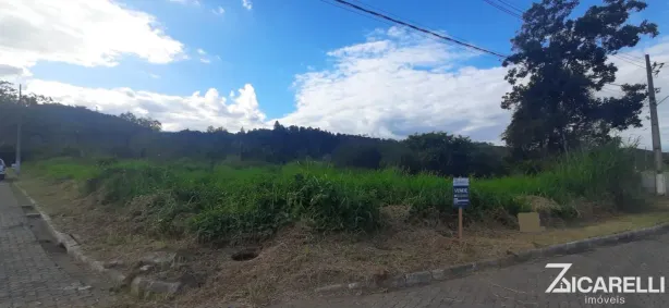 Lote/Terreno à venda, 745m² no Penedo, Itatiaia