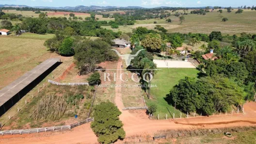 Fazenda/Sítio com 5 Quartos à venda, 12m² no Setor Central, Itaguari