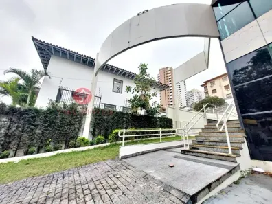 Prédio Comercial com 6 Quartos para alugar, 500m² no Pacaembu, São Paulo