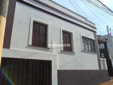 Casa com 3 Quartos para alugar, 200m² no Centro, Cravinhos