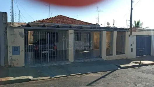 Casa com 2 Quartos à venda, 210m² no Centro, Araraquara