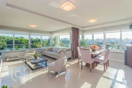 Apartamento com 3 Quartos à venda, 105m² no Passo da Areia, Porto Alegre
