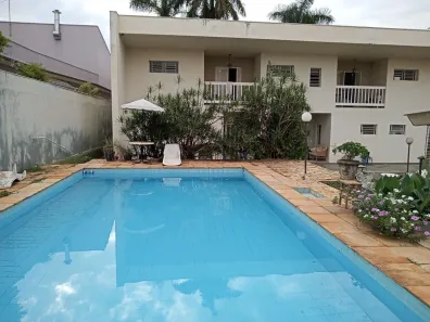 Casa com 5 Quartos à venda, 440m² no Mercês, Uberaba