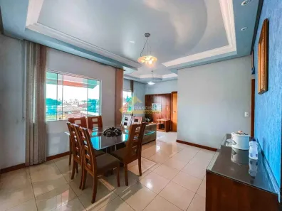 Casa com 3 Quartos para alugar, 144m² no São José, Divinópolis