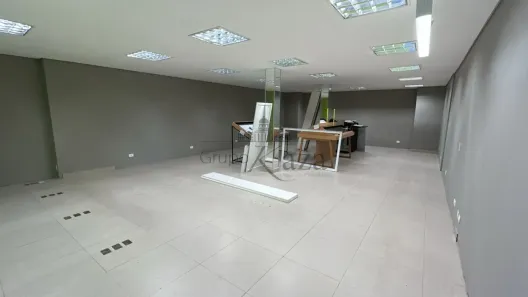Galpão/Depósito/Armazém para venda ou aluguel, 440m² no Jardim Leonídia, Jacareí
