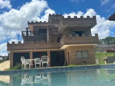 Fazenda/Sítio com 5 Quartos à venda, 682m² no , Piracaia