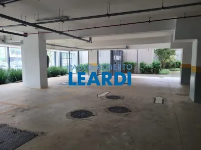 Ponto Comercial para alugar, 151m² no Jardim das Acácias, São Paulo