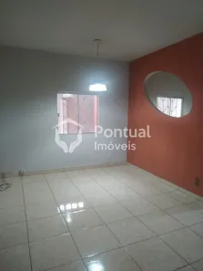 Casa com 2 Quartos para alugar, 160m² no Nossa Senhora das Graças, Uberlândia