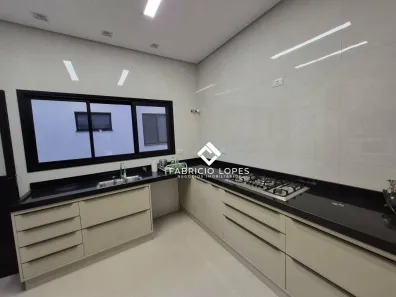 Casa de Condomínio com 3 Quartos para alugar, 140m² no Jardim Jacinto, Jacareí