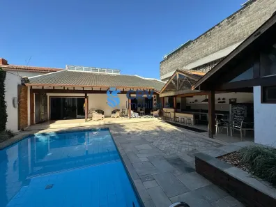 Casa com 4 Quartos para alugar, 389m² no Parque do Lago Juliana, Londrina