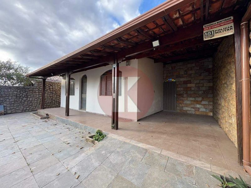 Casa com 3 quartos — Itapoã, Belo Horizonte