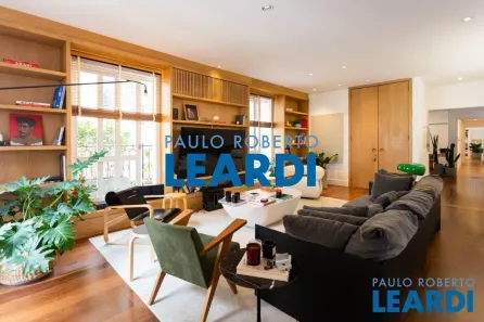 Apartamento com 3 Quartos à venda, 230m² no Cerqueira César, São Paulo