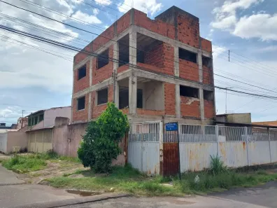 Prédio Residencial com 2 Quartos à venda, 300m² no Recanto das Emas, Brasília